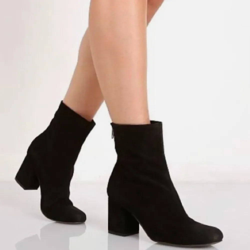 Free People Cecile Black Velvet Ankle Boots Size 11